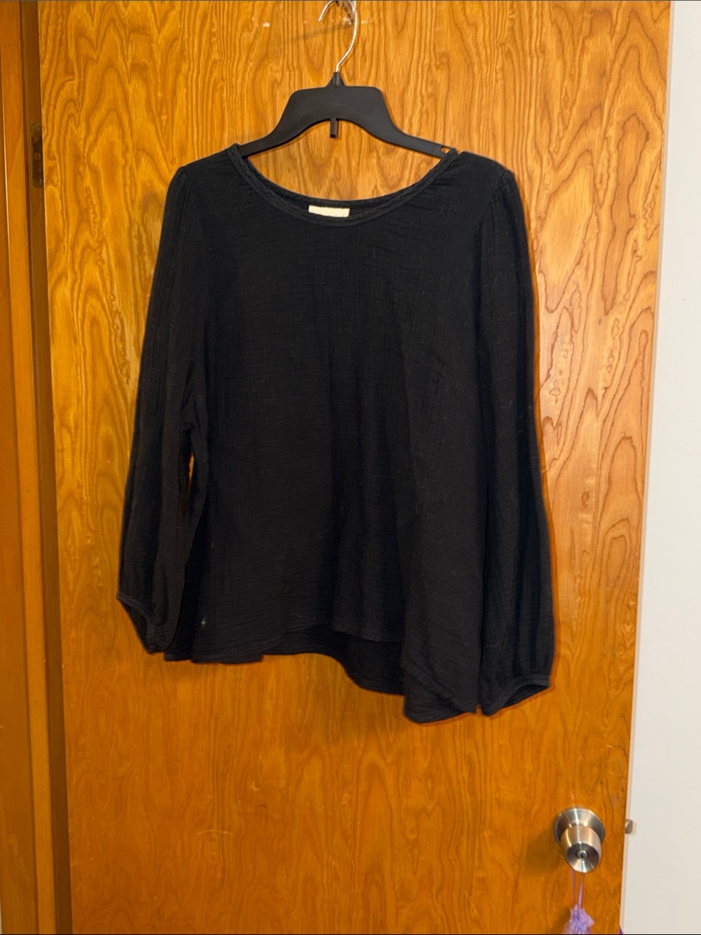 Universal Thread Black Long-Sleeve Textured Tee